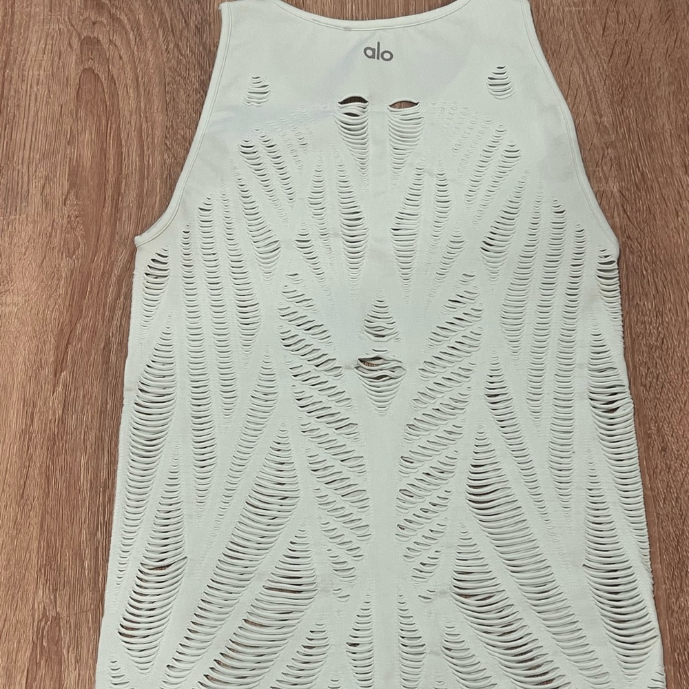 ALO Yoga Women's Distressed Light Mint Green Tank Top